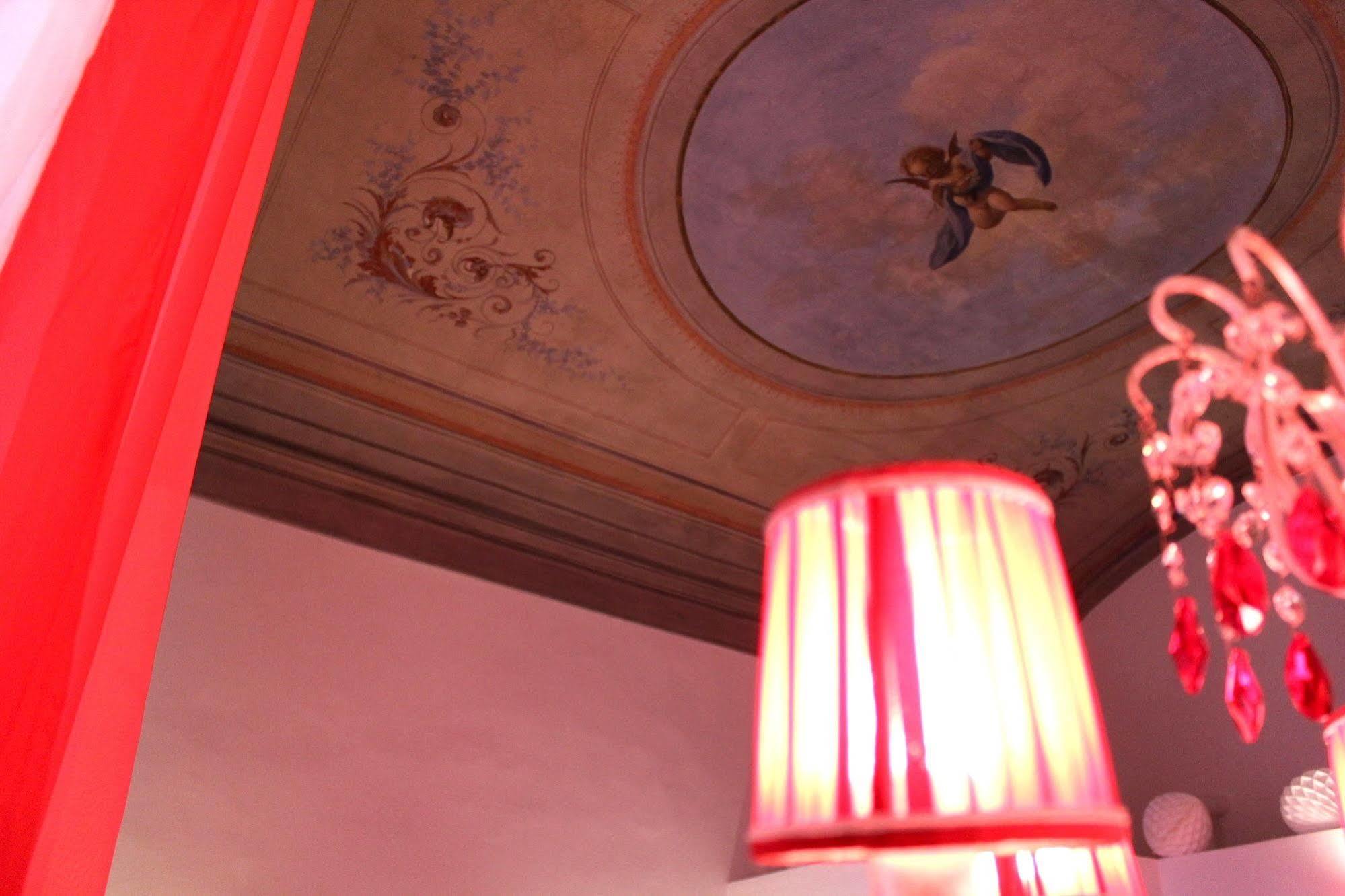 Residenza D'epoca Al Numero 8 Couette-café Florence