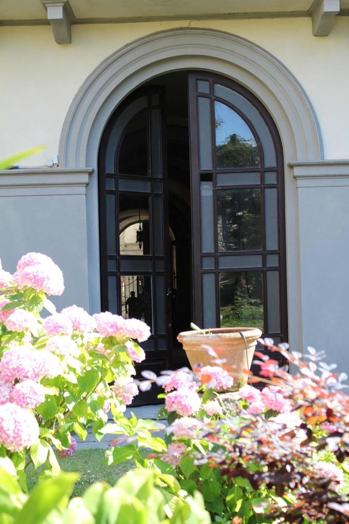 Residenza D'epoca Al Numero 8 Couette-café 3*