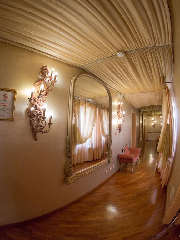 Aurora Hotell 3*