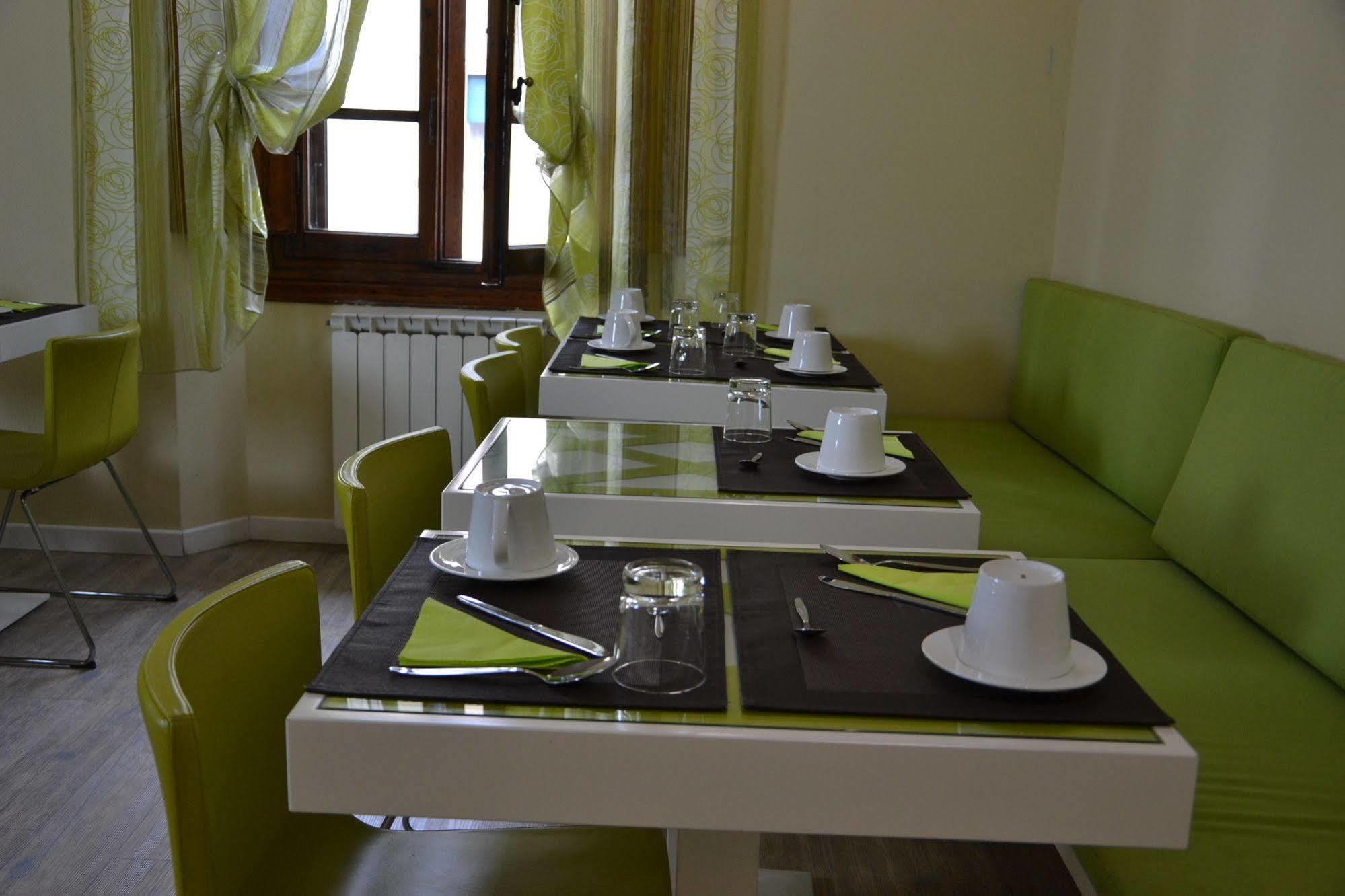 Leopoldo Couette-café Florence