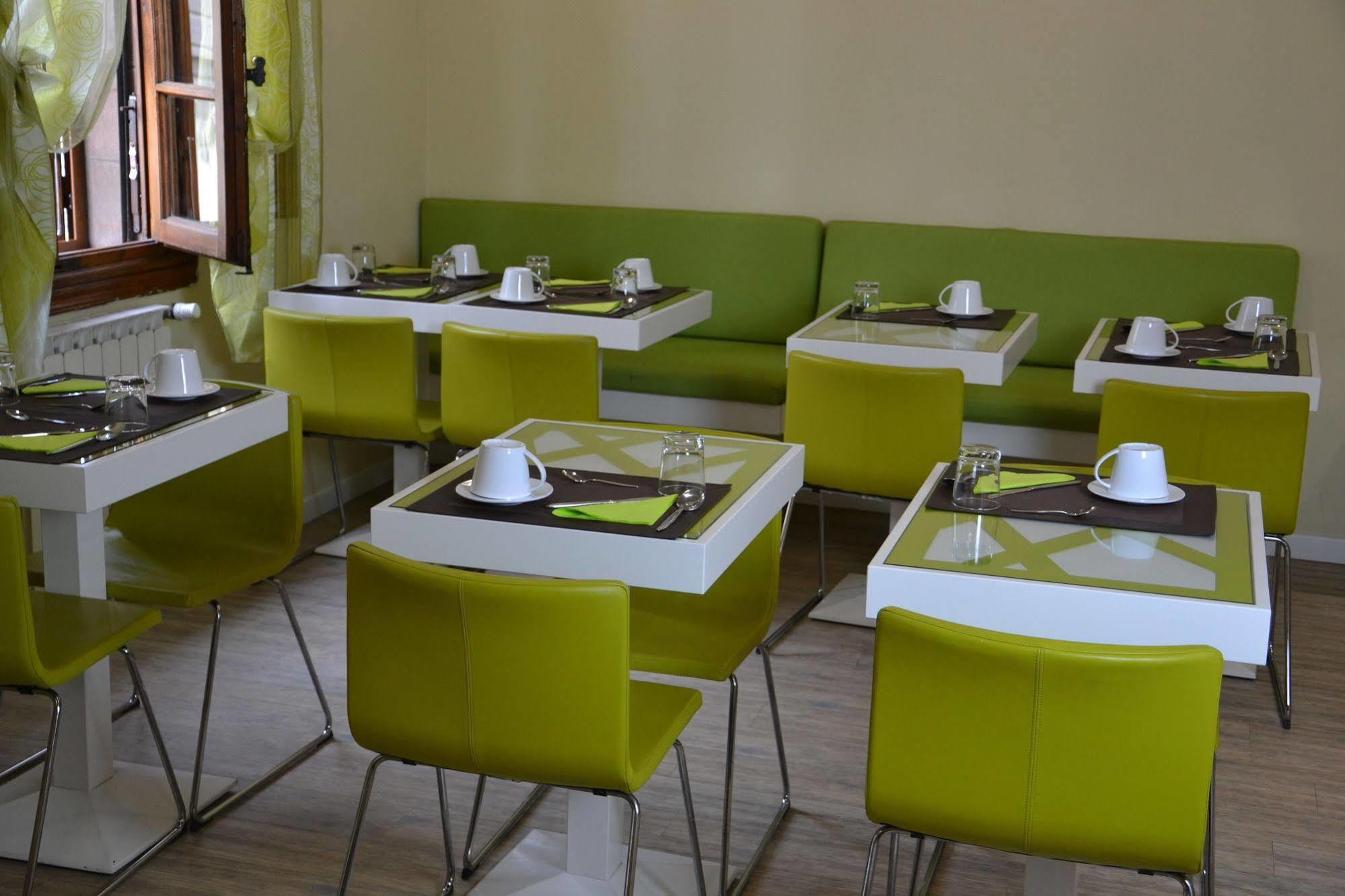 Leopoldo Couette-café