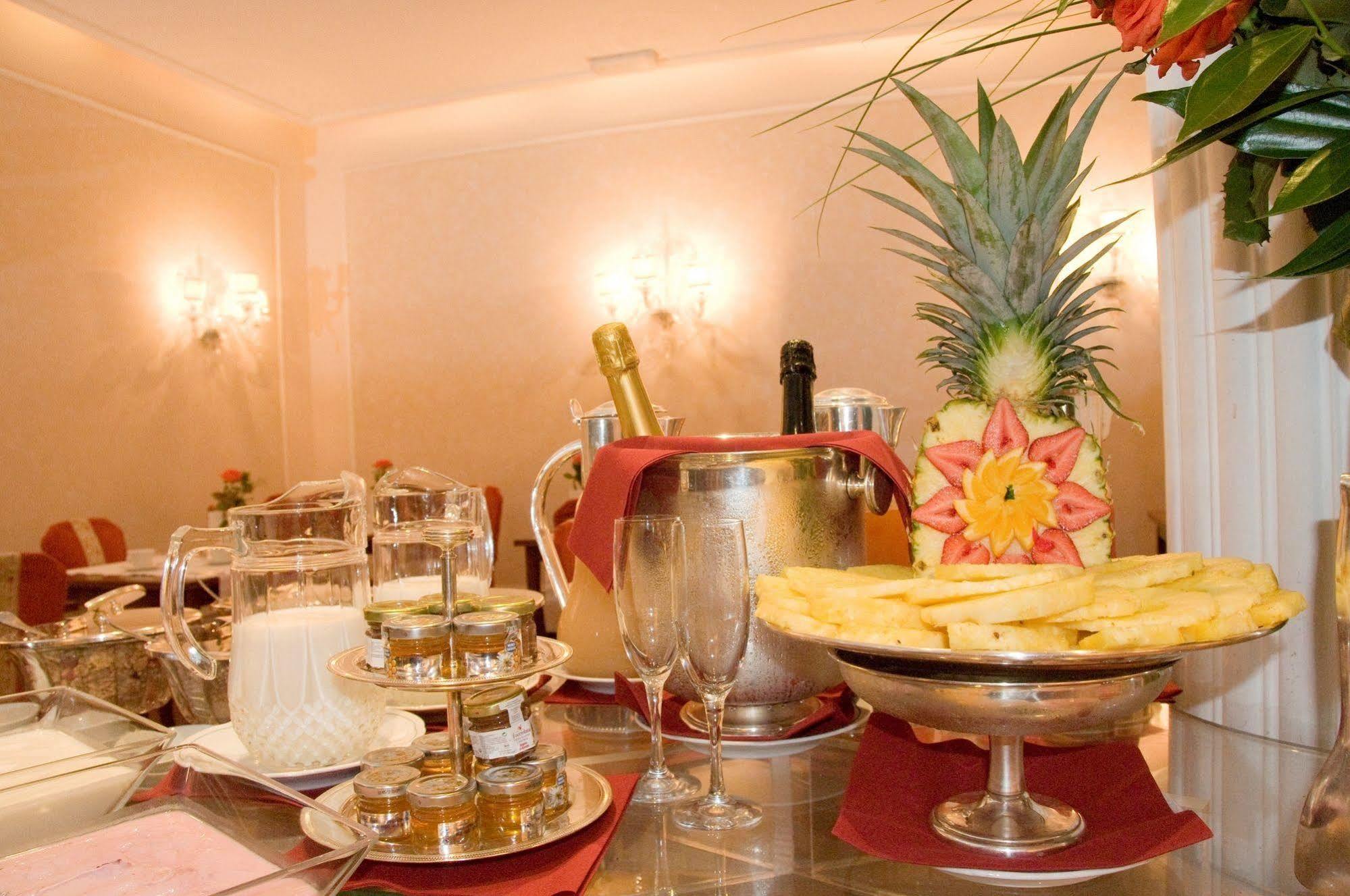 De La Hotel 4*