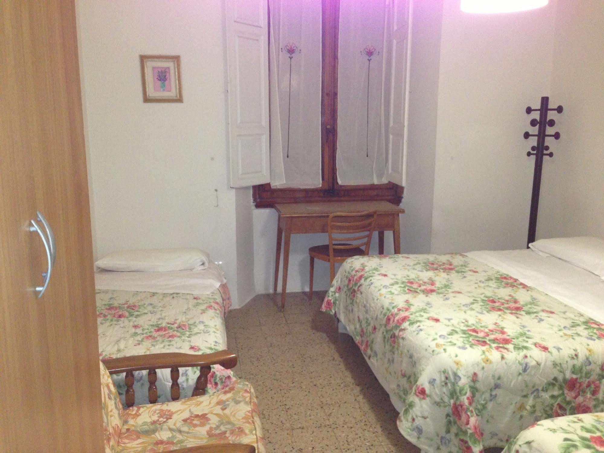 Veronique Ostello Firenze