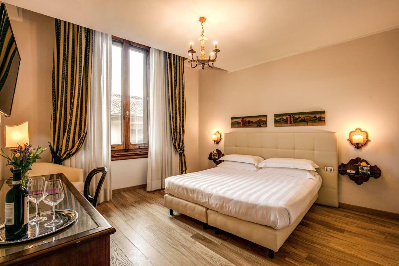 Hotel Croce Di Malta 4*