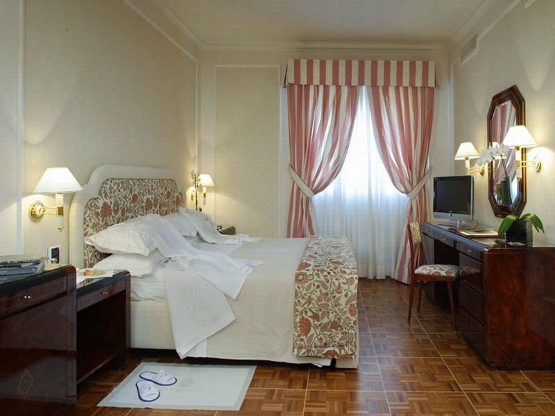 De La Hotel 4*