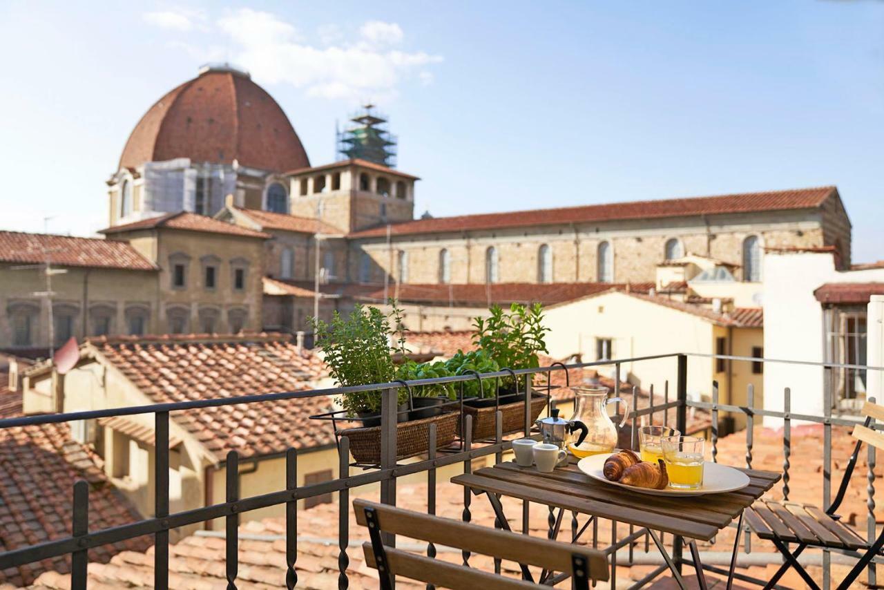 One Of A Kind Near The Duomo W/balcony Palace Leilighet