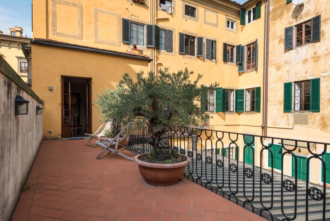 The Terrace In Florença
