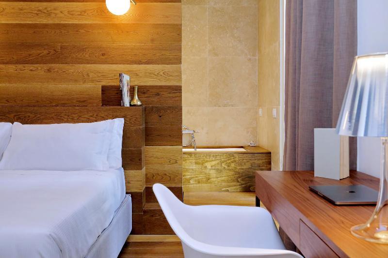 Numa Aparthotel 4*
