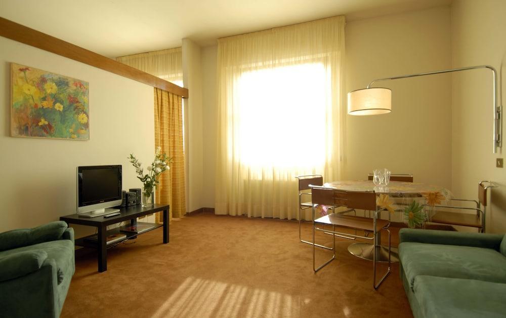 Aparthotel Porta Al Prato 4*