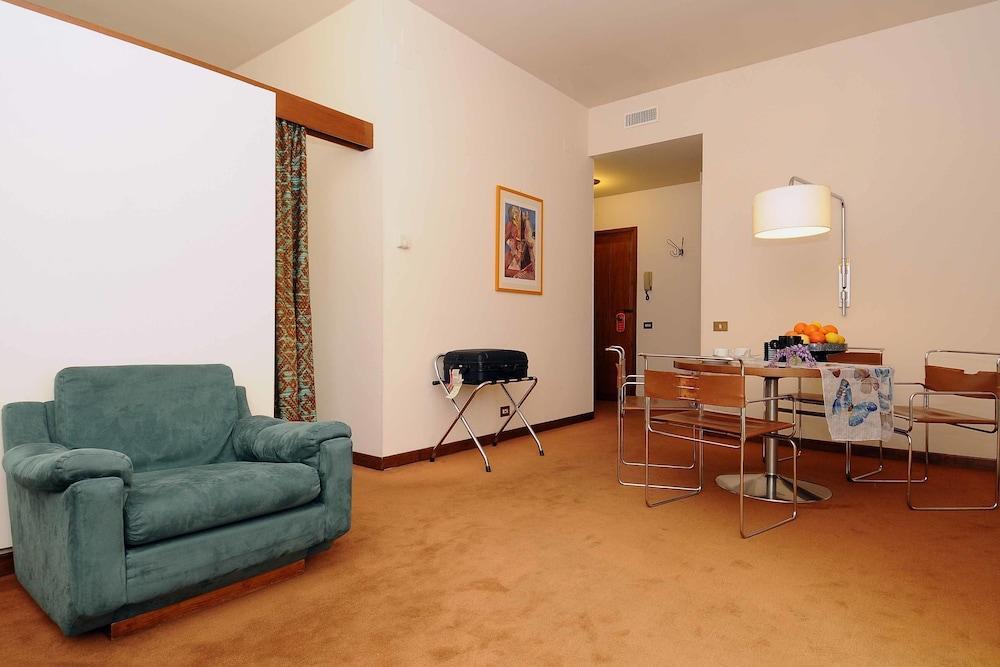 Porta Al Prato Aparthotel Florence