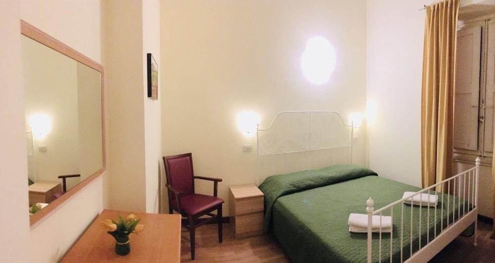 Savonarola Hotell