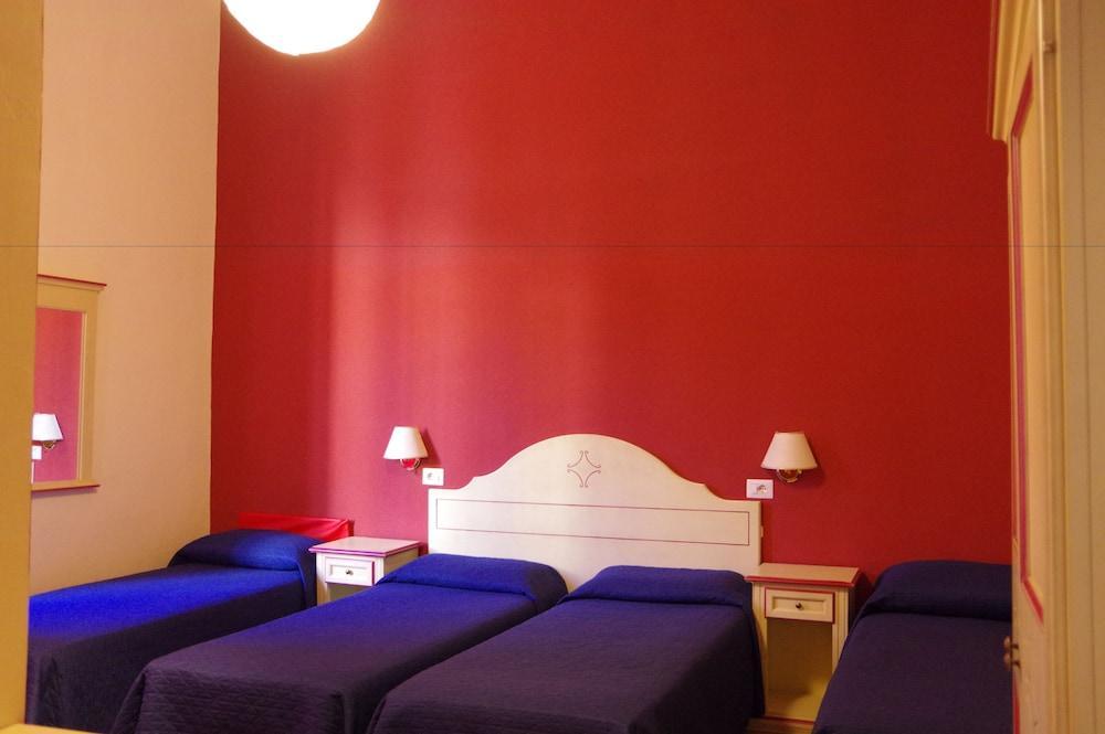 Savonarola Hotell 2*