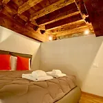 Santa Croce apt