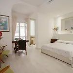 Oltrarno Suite