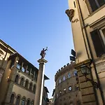 Parione Uno