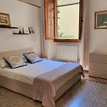 Piazza Ciompi Studio Apartment