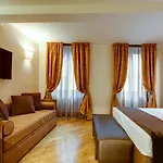 Solo Experience Hotel