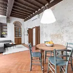 Santa Trinita Industrial Flat