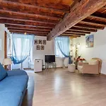 Piazza della Signoria Apartment