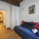 Oltrarno Modern Apartment In Florence