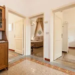 Oltrarno apartments