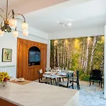 La Galerie Luxury Apartment