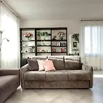 Alamanni Apartment By Mamo Florence