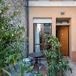 Art Gallery Apartment In Florence - Hosted By Sweetstay