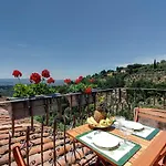 Elegante Appartamento In Collina