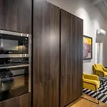 Hs4U Ricasoli Luxury Apartment Near Duomo N.2