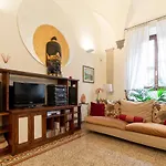 The Paintress Home With Private Patio