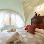 The Paintress Home With Private Patio