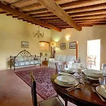 Elegante Appartamento In Collina