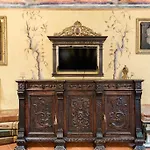Renaissance Apartment In Historic Building With Duomo Views