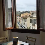 Mary&Flo House - A Due Passi Dal Centro - Free Private Parking