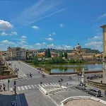 Ur-Nest Window On Arno