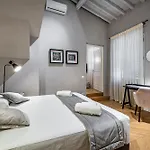 Hs4U Ricasoli Luxury apartment near Duomo N.1