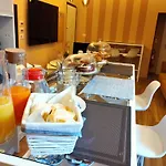 GOGO` Petit Hotel