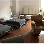 Large Room In Antique Building In Santo Spirito