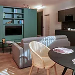 Leopoldo Residence
