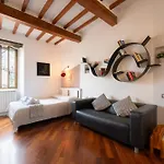 Keys Of Italy - Barbi 16 - A Unique Studio In Florence!