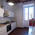 Palazzo Fioravanti In Centro A Firenze