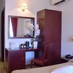 Hotel Cardinal Of Florence - Recommended For Ages 25 To 55
