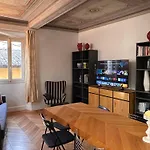 Flora Apartment