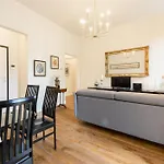 Silvy & Paul Apartment By Mmega