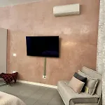 Mimi\'S House