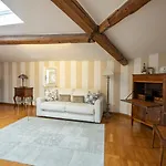 Romantic And Charming Apartments