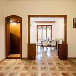 Near Airport 8 Guests - Big Elegant Apartment