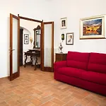Elegant Apartment 300M From Old Town Center