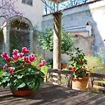 Secret Garden Apartment